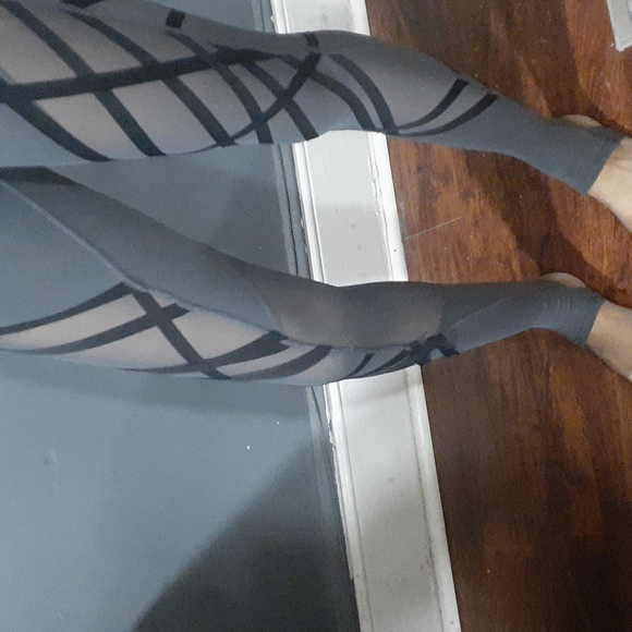 Alo yoga mesh wrapped stirrup high waist grey leggins size extra small - Picture 2 of 14